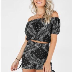 Kittenish Paisley Crop Top size XS BUNDLE 2/$10